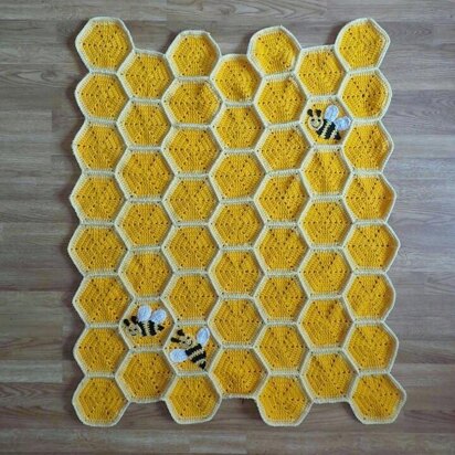 Bee Happy Honeycomb Baby Blanket Lapghan Crochet Pattern