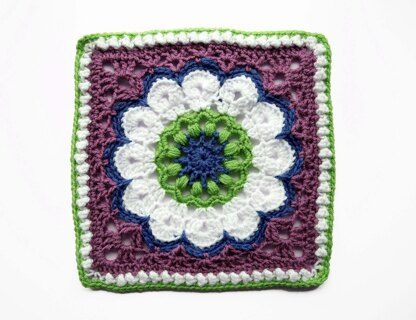 Dahlia 12" Crochet Square