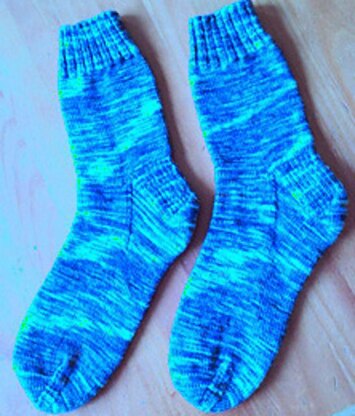 Basic Sock Pattern in 8 sizes by Double Diamond Knits