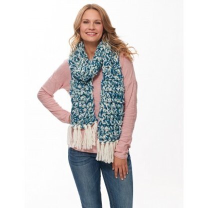 Fringe-y Finger Crochet Scarf in Bernat Roving