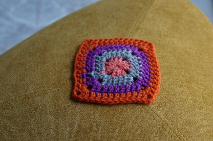 Solid Granny square pattern