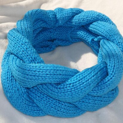 Gentian Cowl