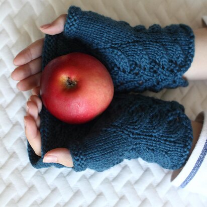 Leaf Lace Fingerless Mitts