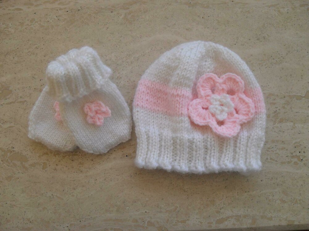 Baby Girl Flower Hat Mittens Knitting pattern by Marilyn Janis