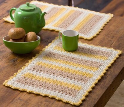 Cornmeal Mats in Red Heart Super Saver Economy Solids - WR1969