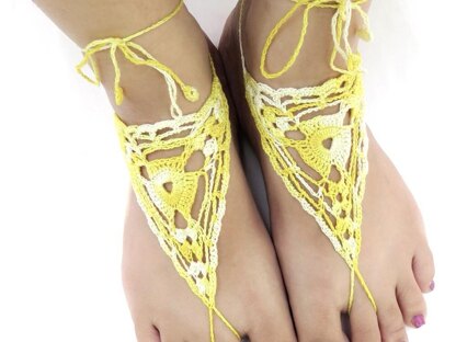 Triangle barefoot sandals