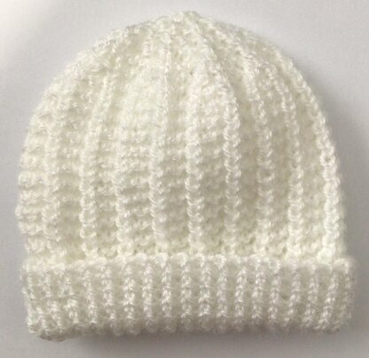 One Row Wonder beanie hat Knitting pattern by Seasonknits | LoveCrafts