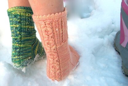 Steppingstone Fiber Creations Socks, With Love PDF