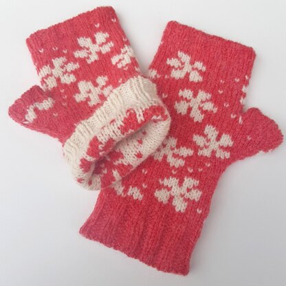 Sakura Season mittens