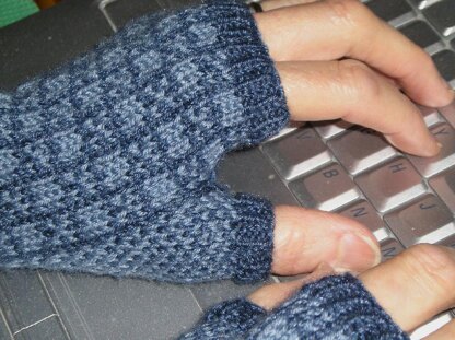 Checkmate Fingerless Mitts