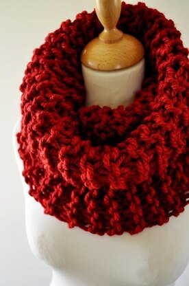 Flaming Red Knit Cowl - One Ball of Yarn