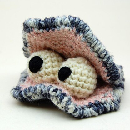 Oyster Stu Crochet Amigurumi