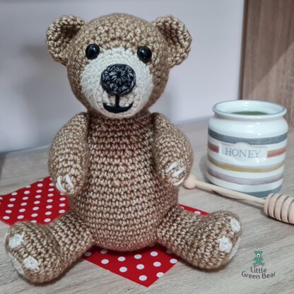 Glenn the Grizzly Bear - US Terminology - Amigurumi