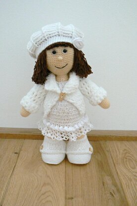 Alice - the Doll in White