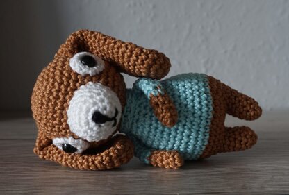 Häkelanleitung für den Amigurumi Hasen August