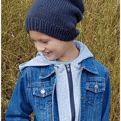Gremlin's Slouchy Winter Hat - knitting pattern