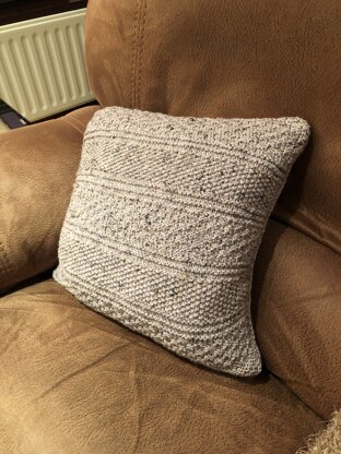 Simple aran cushion