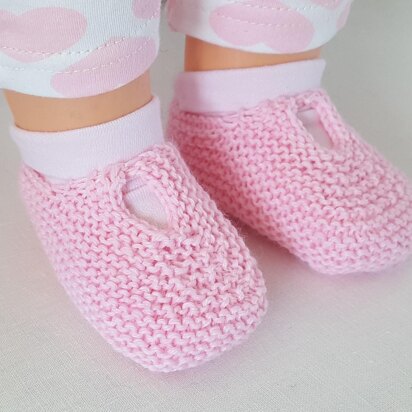 Monica - 4ply baby shoes or slippers - knitting pattern