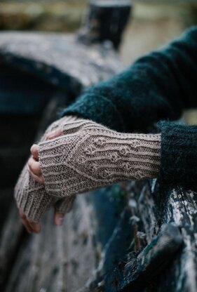 Virva Fingerless Mitts