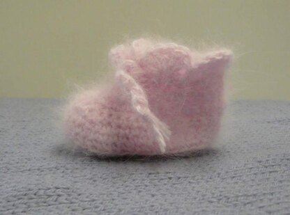 Plymouth Yarn F339 Angora Crochet Baby Booties (Free)