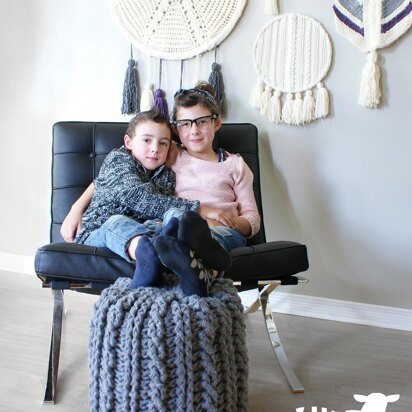 Crochet Cable Footstool (2015024)