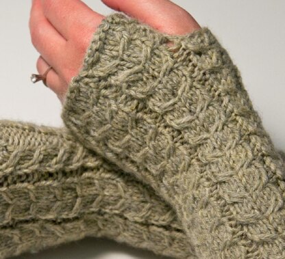 Cabled Fingerless Gloves
