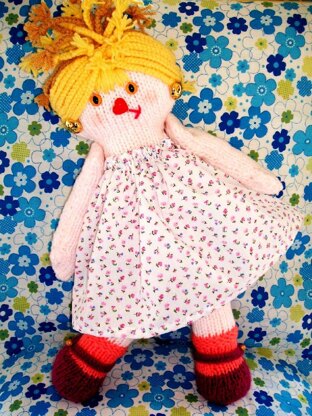 Daisy Knitted Doll