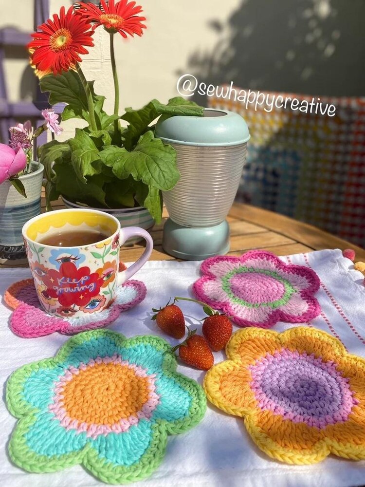 Daisy Flower Coaster - Free Crochet Pattern