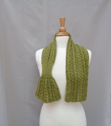 Peridot Keyhole Scarf