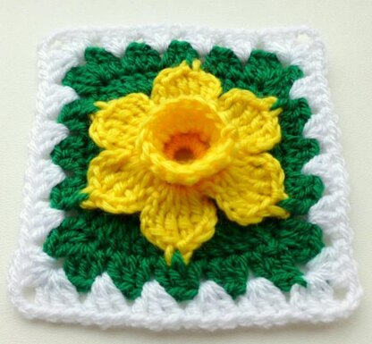 Daffodil in granny square