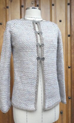 Easy, Two-Color Chanel-Style Cardigan - Fashion: Yarn Style