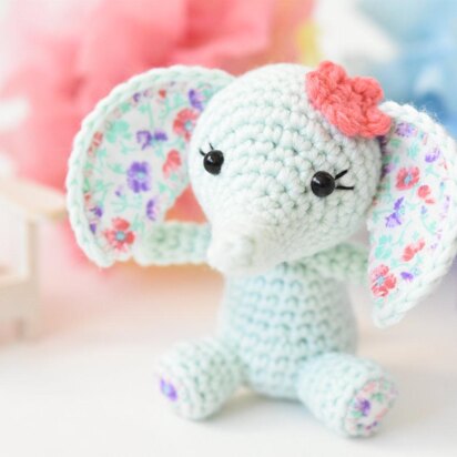 Tiny luck elephant