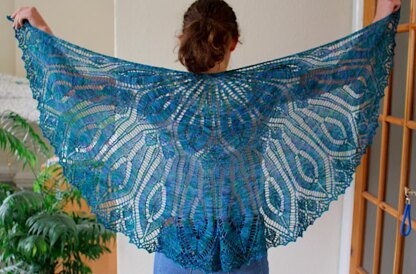 The Old Double Diamond Lace Shawl