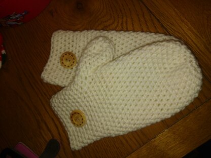 Ladies crochet mittens