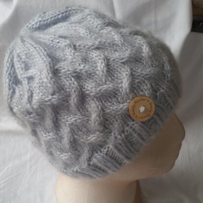Ocean Waves Cable Hat - knitting pattern
