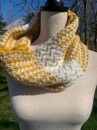 Bring Spring Cowl