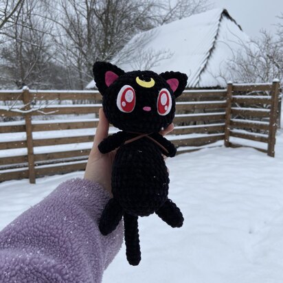 Crochet pattern for Luna cat. Cute soft toy knitted by hand. Sailor Moon.