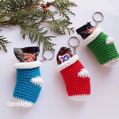 Mini Stocking keychain crochet pattern, Candy holder crochet, Stocking ornament Small socks backpack keychain Xmas gift handmade party favor