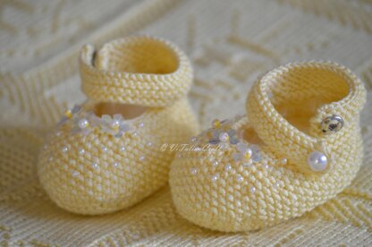 Yellow Pearl Baby Booties