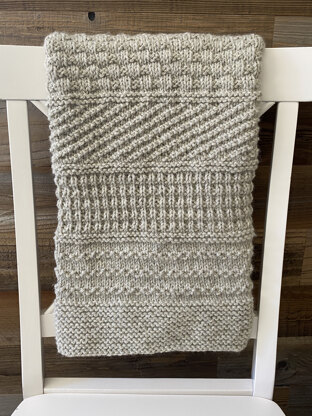 Clary Baby Blanket - in chunky yarn