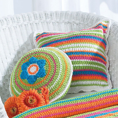 Patio Pillows in Bernat Handicrafter Cotton Solids