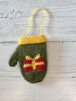 Merry Mittens Christmas Tree Ornaments