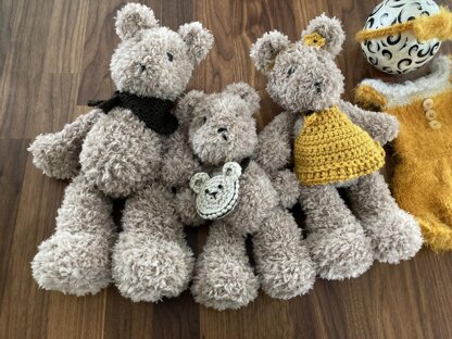Goldy Locks and her three bear friends