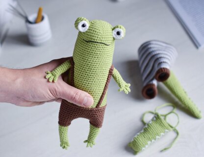 Crocodile and Frog Amigurumi - 2 in 1 Crochet Pattern