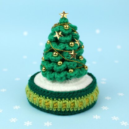 Christmas tree snow globe