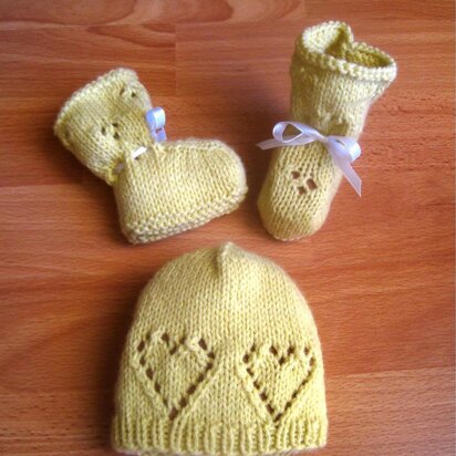 Little Sweetie Hat & Booties Set - knitting pattern