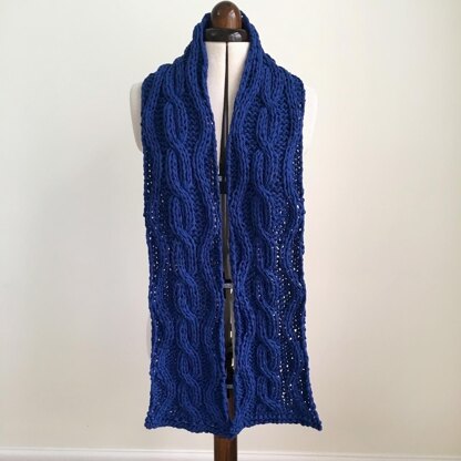 Rippled cable knit scarf