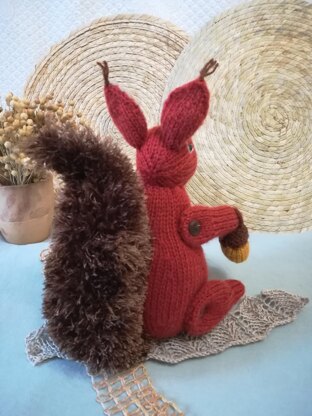 Knitted ginger brown squirrel