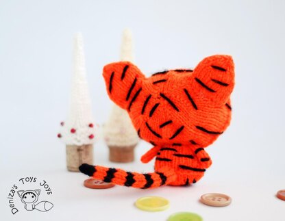 Small Tiger Doll. Tanoshi series toy.