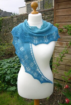 Dancing waves shawl